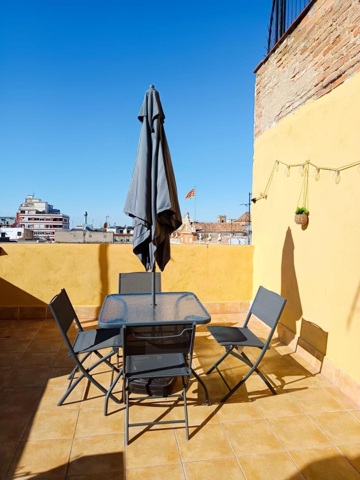 La Curiosa Del Casc Antic Apartment Tarragona Exterior photo